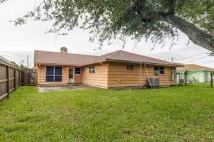 3221 Pine St, Galveston, TX 77551 - Photo 21