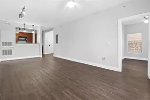 1901 Crossing Pl, Austin, TX 78741 - Photo 11