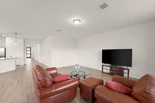 7404 Lowery Xing, Austin, TX 78744 - Photo 9