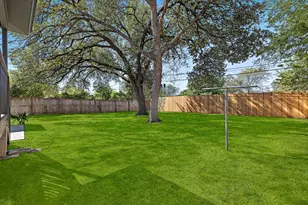 8102 Burrell Dr, Austin, TX 78757 - Photo 31