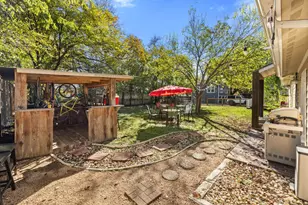 1221 S Austin Ave, Georgetown, TX 78626 - Photo 15