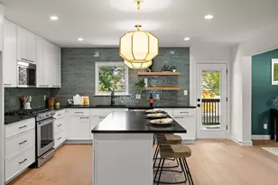 8102 Burrell Dr, Austin, TX 78757 - Photo 9