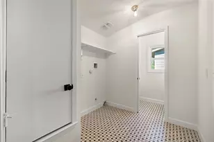 8102 Burrell Dr, Austin, TX 78757 - Photo 25