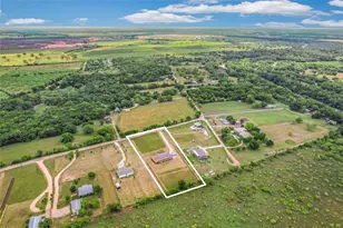 202 Lazy River Ln, Elgin, TX 78621 - Photo 19