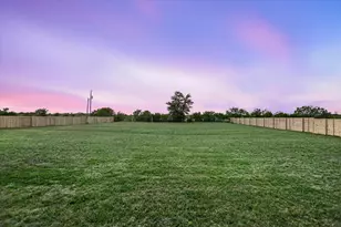 202 Lazy River Ln, Elgin, TX 78621 - Photo 17