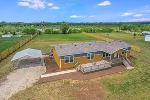 202 Lazy River Ln, Elgin, TX 78621 - Photo 3