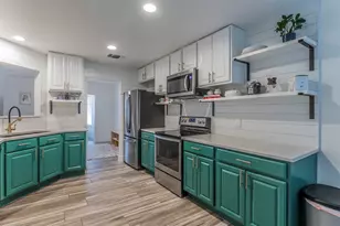 2126 River Hollow Dr, San Antonio, TX 78232 - Photo 7