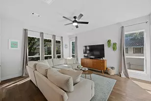 1902 E 8th St, Austin, TX 78702 - Photo 3