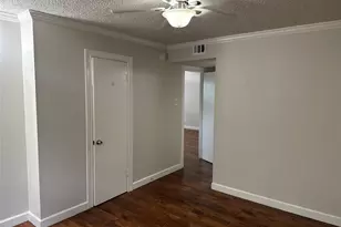803 W 28th St, Austin, TX 78705 - Photo 15