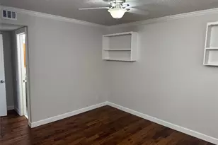803 W 28th St, Austin, TX 78705 - Photo 13