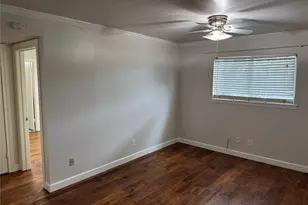 803 W 28th St, Austin, TX 78705 - Photo 5