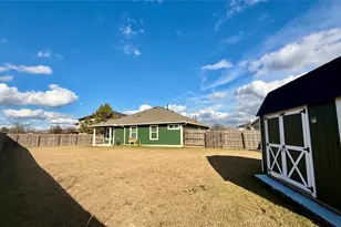 112 Esparza Ct, Hutto, TX 78634 - Photo 17