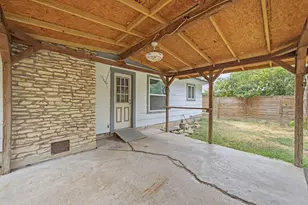 7004 Whispering Oaks Dr, Austin, TX 78745 - Photo 23