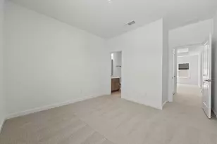 201 Ensberg Ln, Liberty Hill, TX 78642 - Photo 9
