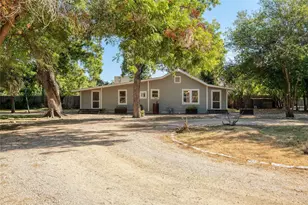 712 Nowotny Ln, Austin, TX 78702 - Photo 1