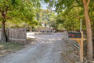 708 & 712 Nowotny Ln, Austin, TX 78702 - Photo 1