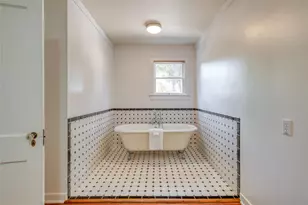 712 Nowotny Ln, Austin, TX 78702 - Photo 17