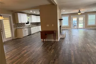 204 N Rockdale St, Lexington, TX 78947 - Photo 3