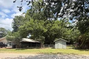204 N Rockdale St, Lexington, TX 78947 - Photo 13