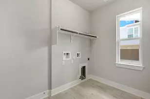 2017 Warely Ln, Austin, TX 78741 - Photo 21