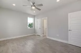 2017 Warely Ln, Austin, TX 78741 - Photo 15