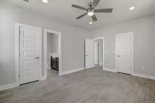 2017 Warely Ln, Austin, TX 78741 - Photo 13