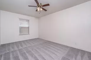 200 Sandstone Dr, Jarrell, TX 76537 - Photo 17