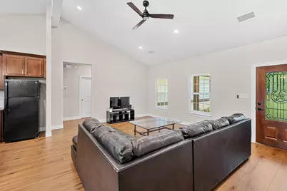 104 Bill Street, Elgin, TX 78621 - Photo 5
