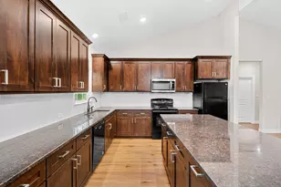104 Bill St, Elgin, TX 78621 - Photo 7