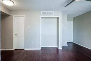1840 Burton Dr, Austin, TX 78741 - Photo 3