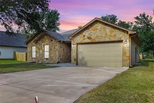 108 Pohakuloa Dr, Bastrop, TX 78602 - Photo 1