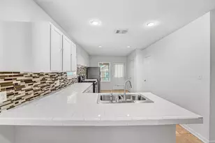 6906 Carver Ave, Austin, TX 78752 - Photo 13