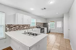 6906 Carver Ave, Austin, TX 78752 - Photo 11