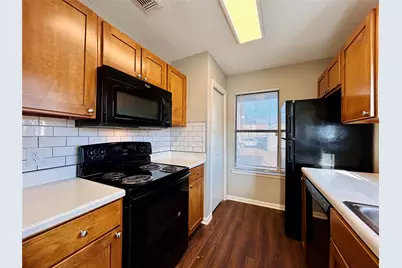 8905 Schick Road #D, Austin, TX 78729 - Photo 5