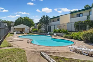 6718 Silvermine Dr, Austin, TX 78736 - Photo 17