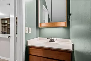 6718 Silvermine Dr, Austin, TX 78736 - Photo 9