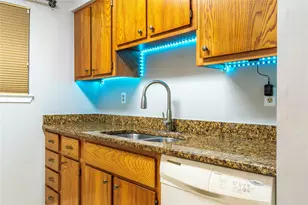 6903 Deatonhill Dr, Austin, TX 78745 - Photo 7