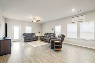 10310 Mager Ln, Hutto, TX 78634 - Photo 7