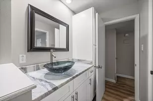 1240 Barton Hills Dr, Austin, TX 78704 - Photo 9