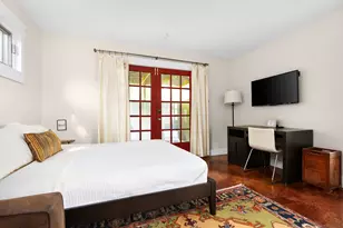 311 E 35th St, Austin, TX 78705 - Photo 17