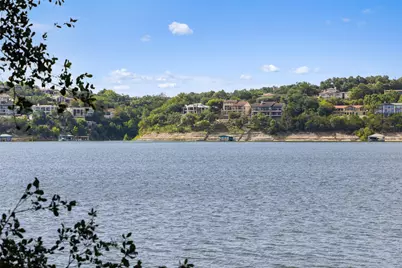 18401 Lakepoint Circle, Point Venture, TX 78645 - Photo 13