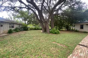605 E Kerr Street E, Burnet, TX 78611 - Photo 5