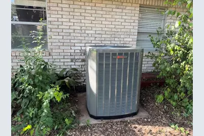 605 E Kerr Street E, Burnet, TX 78611 - Photo 27