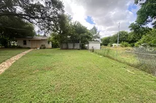 605 E Kerr Street E, Burnet, TX 78611 - Photo 9