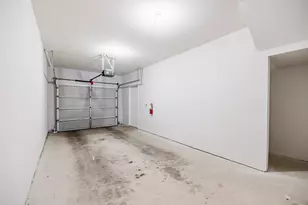 12215 Hunters Chase Dr, Austin, TX 78729 - Photo 11