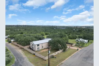 609 W Leon Street, Llano, TX 78643 - Photo 17