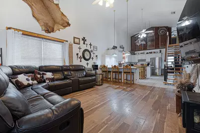 609 W Leon Street, Llano, TX 78643 - Photo 3