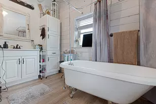 609 W Leon St, Llano, TX 78643 - Photo 21