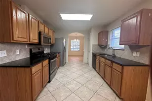 605 Blair Ave, Bastrop, TX 78602 - Photo 5