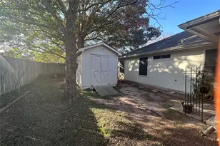 605 Blair Ave, Bastrop, TX 78602 - Photo 19